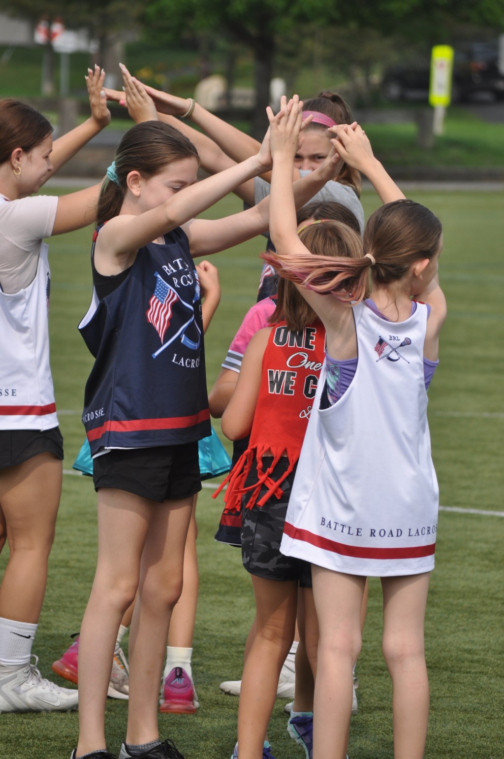 Players competing in a small-field game